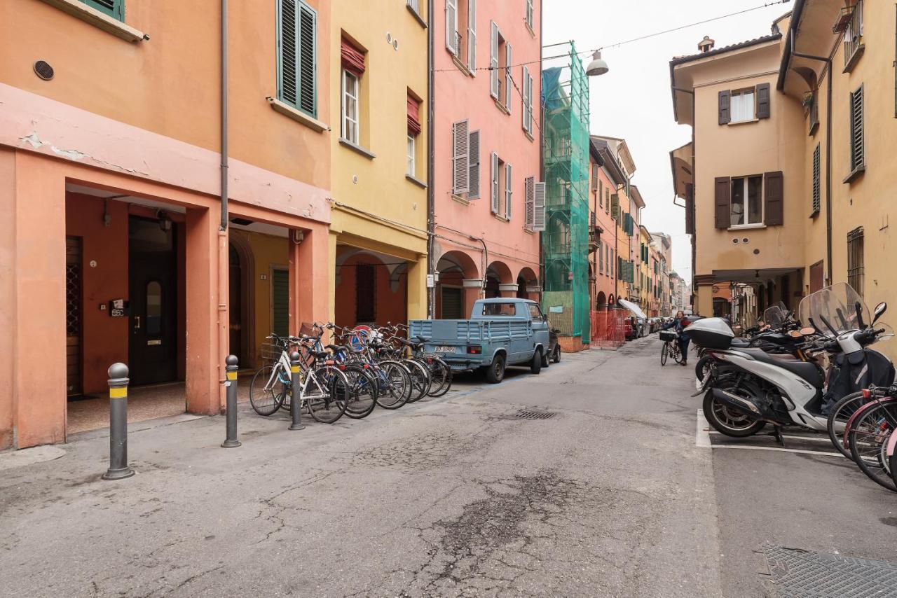 Bologna Central Studio Luaran gambar